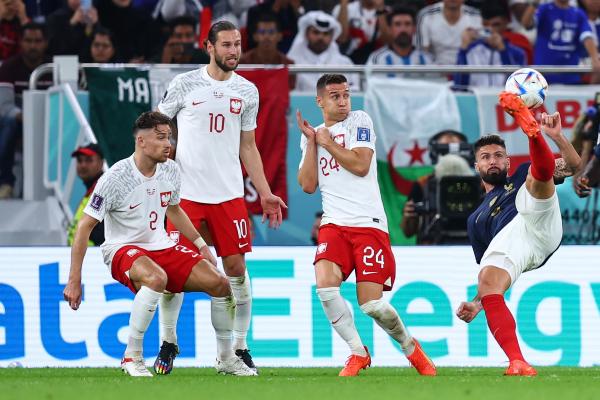 صور مباراة فرنسا وبولندا في كأس العالم 2022
