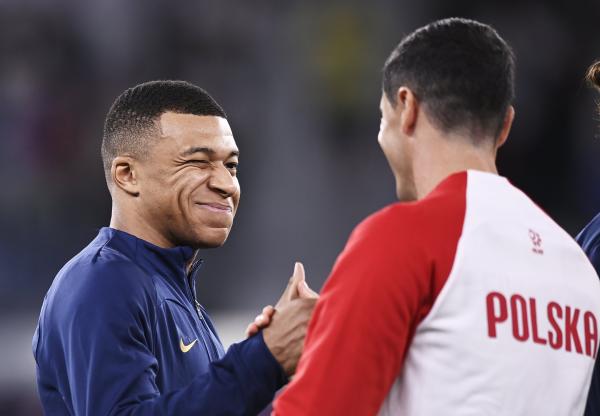 صور مباراة فرنسا وبولندا في كأس العالم 2022