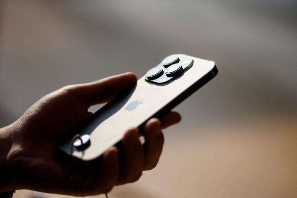 ماسك: أبل 'استأنفت بشكل كامل' الإعلان على تويتر