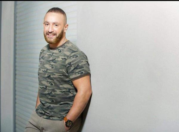 أحمد السقا يعود للمسرح بعد انقطاع 19 عاما