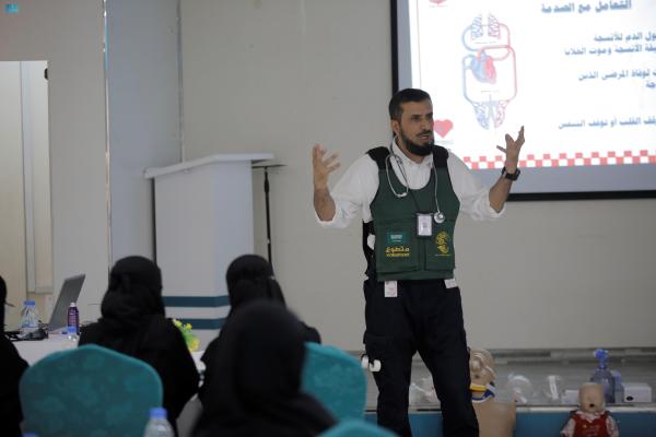مركز الملك سلمان يستقطب المتطوعين ويدعمهم ويؤهلهم - واس
