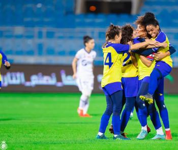 فرحة لاعبات النصر