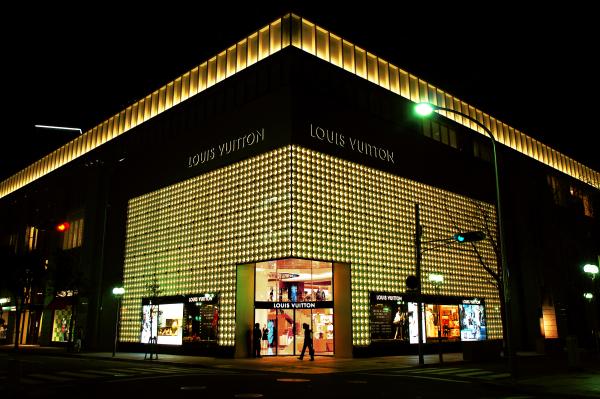 سهم LVMH يهدد صدارة إيلون ماسك بقائمة الأغنى عالميًا