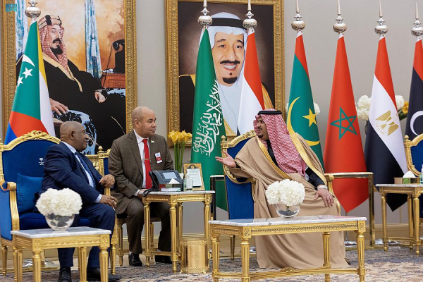 رئيس جمهورية القمر المتحدة يصل الرياض