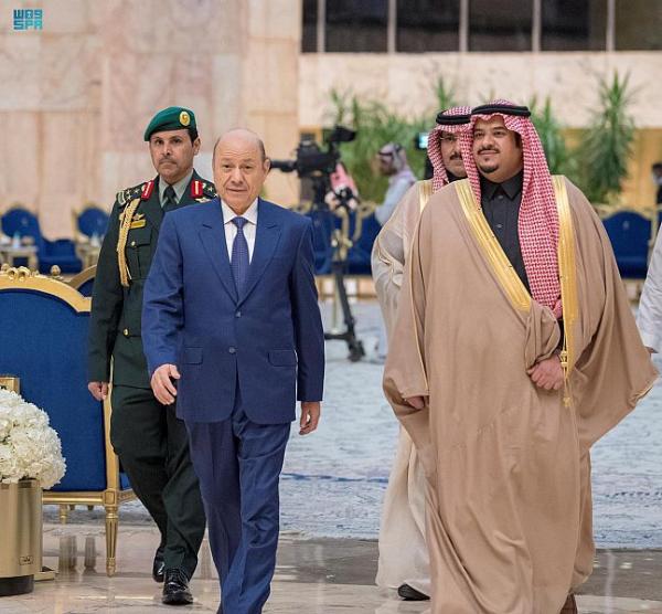 رئيس مجلس القيادة الرئاسي اليمني يصل الرياض
