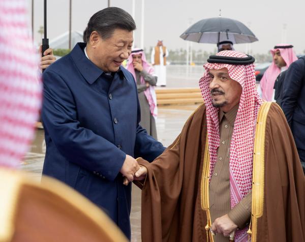 الرئيس الصيني يغادر الرياض