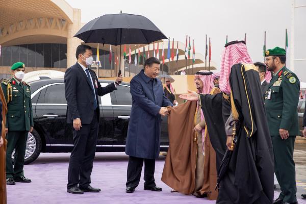 الرئيس الصيني يغادر الرياض