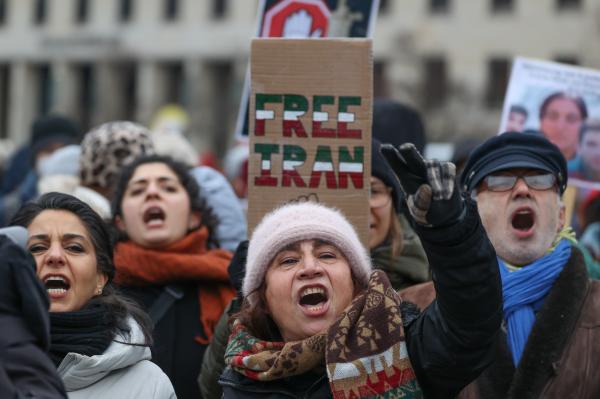 نيوزيلندا تعتزم فرض حظر سفر على أفراد قوات الأمن الإيرانية