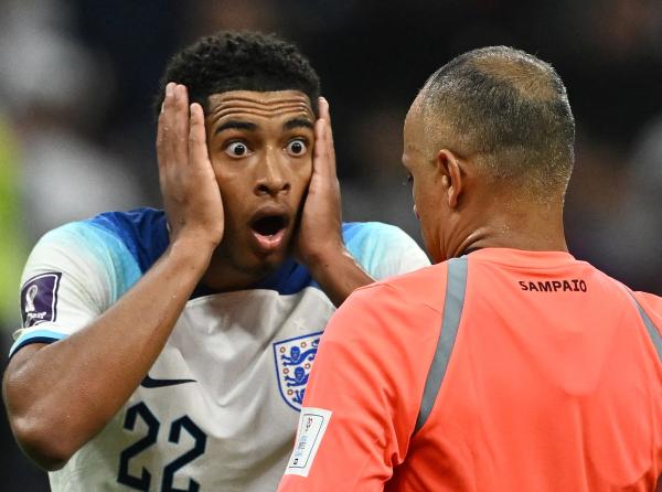 هل يتولى عدو إنجلترا إدارة نهائي كأس العالم 2022؟