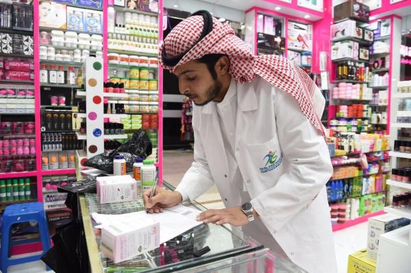 'الغذاء والدواء' لـ'اليوم': تحليل 1450 منتجًا تجميليًا بالأسواق