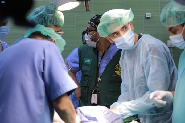 تدشين المخيم الطبي التطوعي لجراحة المخ والأعصاب في المكلا