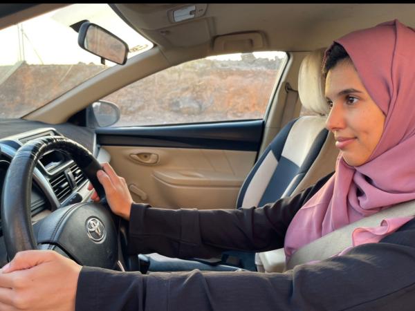 تجارب الفتيات في كسر حاجز الخوف من المركبات.. ونفسيون: الفوبيا تسبب التشنج