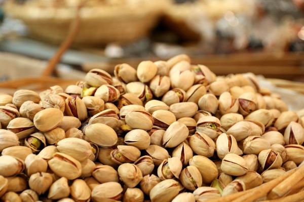 الدراسات أثبتت أن الفستق يحرق الدهون