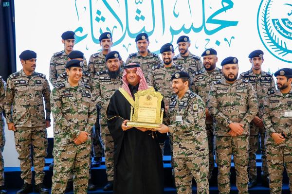 محافظ الأحساء يلتقي منسوبي إدارة سجن الأحساء