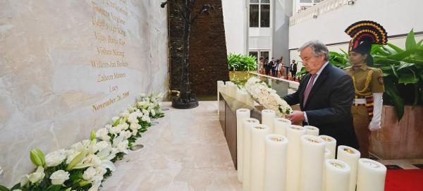 الأمين العام للأمم المتحدة يشيد بضحايا الهجمات الإرهابية خلال زيارته للهند - موقع الأمم المتحدة