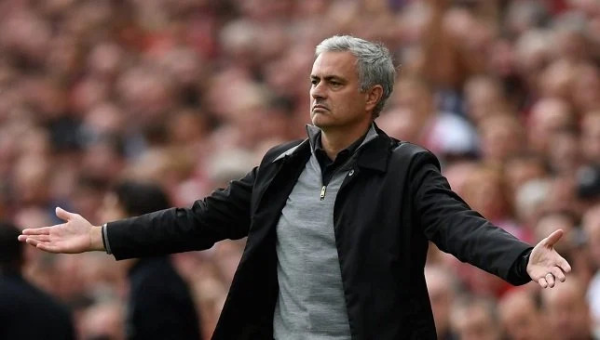 روما يرفض رحيل مورينيو لتدريب البرتغال