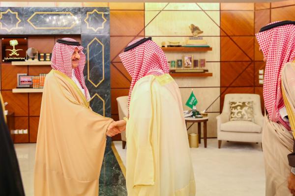 أمير الشرقية يستقبل وفد مجلس الشورى