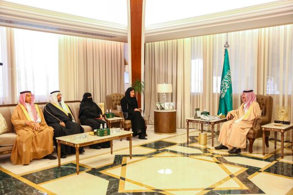 أمير الشرقية يستقبل وفد مجلس الشورى