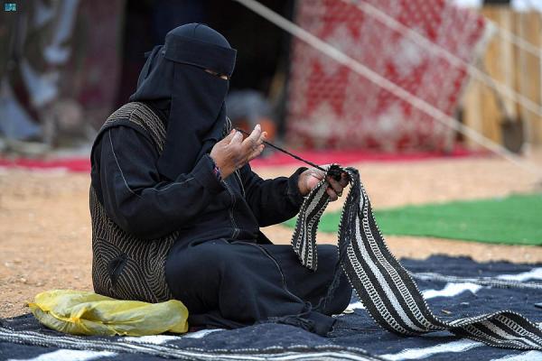 'صناعة بيوت الشَّعر'.. حرفة نسائية متوارثة بالحدود الشمالية