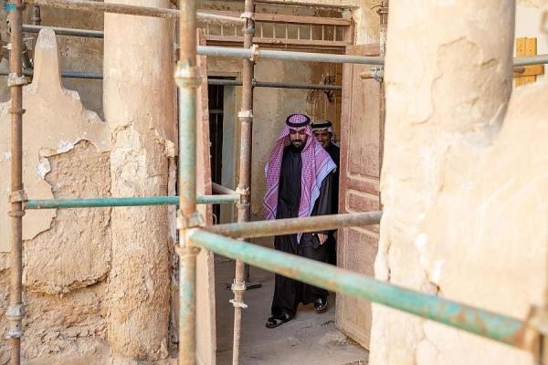 زير الثقافة يتفقد مشروع 