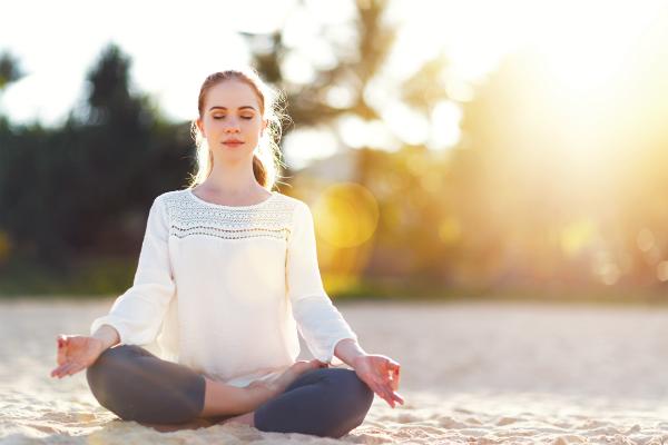 التأمل والتعرض للشمس من علاجات شلل النوم - اليوم