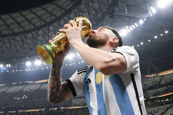 'دوري التقاعد'.. هل يسير ميسي على خطى هنري وبيكهام؟