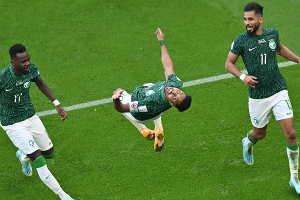 رائعة الدوسري بينهم.. فيفا يُعلن عن أفضل 10 أهداف في كأس العالم