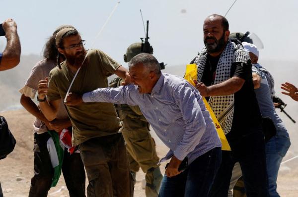 إصابة 5 فلسطينيين في اعتداء للمستوطنين شمال الضفة الغربية