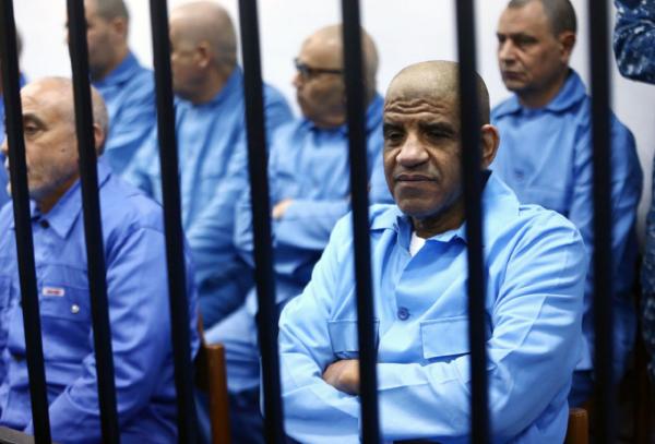 لماذا تراجعت حكومة طرابلس عن تسليم 'السنوسي' إلى واشنطن؟