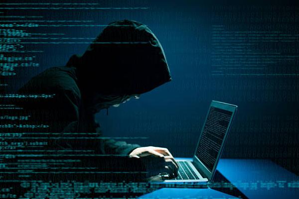 يبدأ المخترقون مساومة الطفل بعد الوصول لبياناته الخاصة- مشاع إبداعي