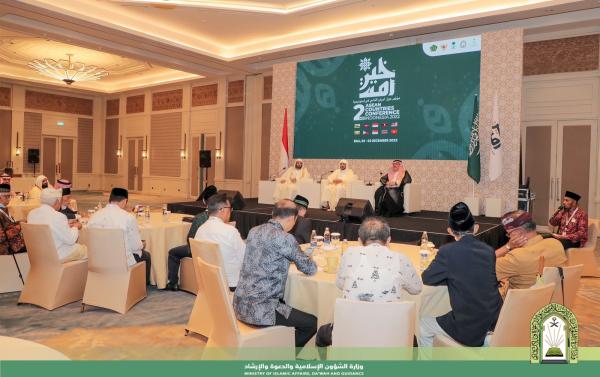 وزير الشؤون الإسلامية يلتقي ممثلي الأديان بمؤتمر آسيان