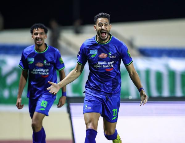 طموح الفتح يصطدم بالشباب