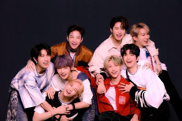 فريق ستراي كيدز الغنائي - مشاع إبداعي