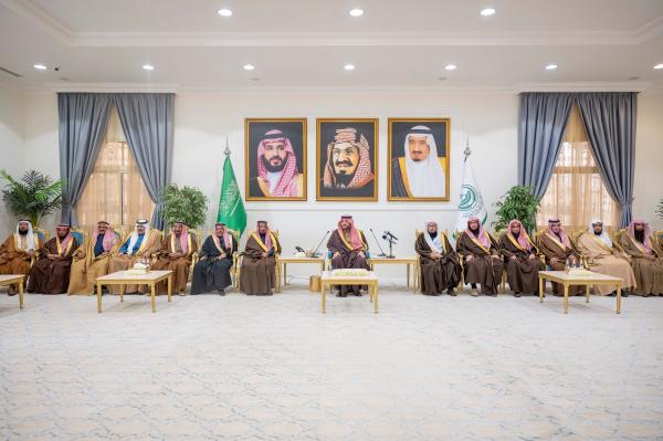 الأمير فيصل بن خالد يستقبل القضاة ومديري الإدارات الحكومية المدنية والعسكرية - تويتر إمارة الحدود الشمالية
