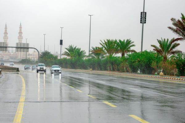 أمطار خفيفة على تبوك