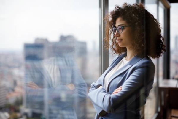 أظهر استطلاع الرأي أن النساء أكثر قلقًا من المستقبل من الرجال - مشاع إبداعي
