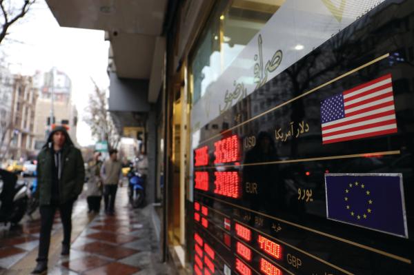 شرفات المنازل تساند شوارع طهران الغاضبة: «الموت لخامنئي»