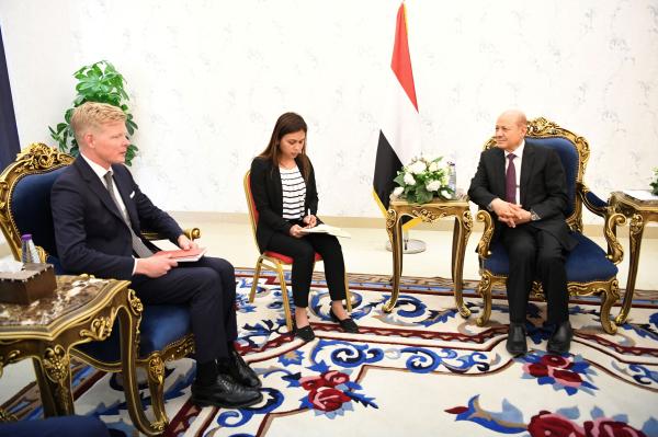 الرئيس اليمني أكد للمبعوث الأممي جهودهم لإحلال السلام وسط تعنت الميليشيا الإرهابية - اليوم
