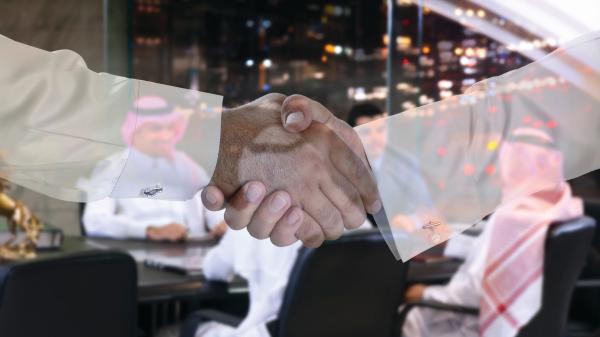 لا بد أن يقرأ كل خريج جديد سنحت له فرصة عمل العقد كاملًا - اليوم