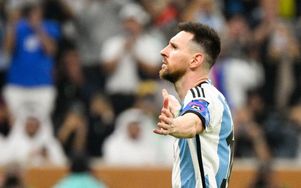 ميسي الأفضل في التاريخ؟ رد صادم من أنشيلوتي