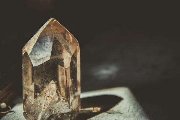 الأحجار الكريمة عبارة عن معادن نادرة جدًا - مشاع إبداعي