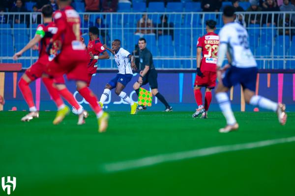 دوري روشن.. ضمك يتعادل أمام الهلال بسيناريو قاتل