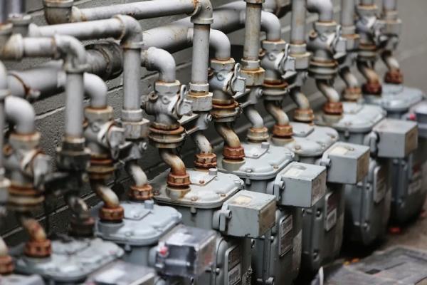 أسعار الغاز في أوروبا تبدأ تعاملات العام الجديد بارتفاع طفيف