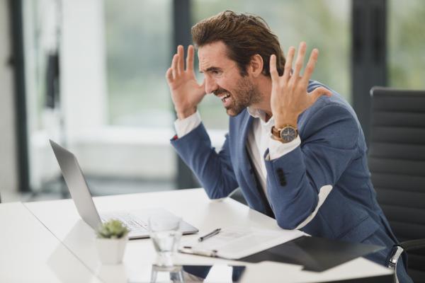كيف تتجنب المقاطعات ومشتتات التركيز أثناء العمل؟