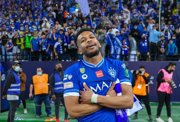 دوري روشن.. الهلال يُعلن تجديد تعاقده مع البليهي