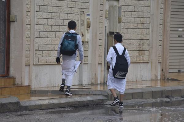 أمطار الشرقية.. فوضى وارتباك في صرف الطلاب