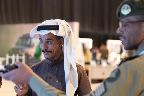 الجوازات تستعرض خدماتها ووثائقها التاريخية