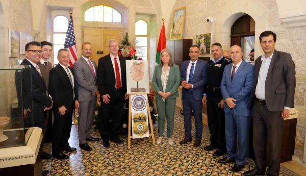 عمرها 3000 عام.. أمريكا تسلم فلسطين قطعة أثرية مهربة