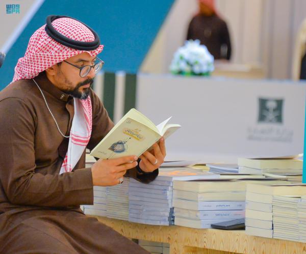 مبيعات مثالية يحققها معرض الكتاب بالقصيم