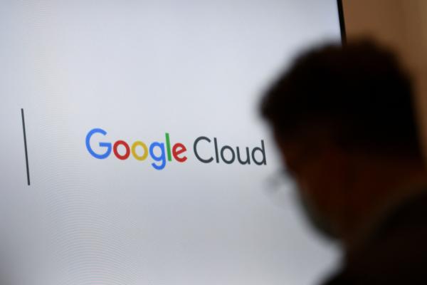  شعار Google Cloud في مكتب Google في برلين - رويترز